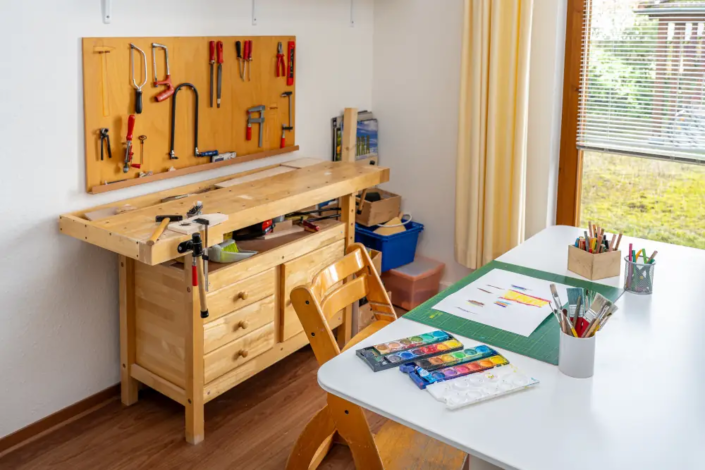 Werkzeugecke und Arbeitstisch